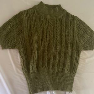 Adorable olive crop sweater